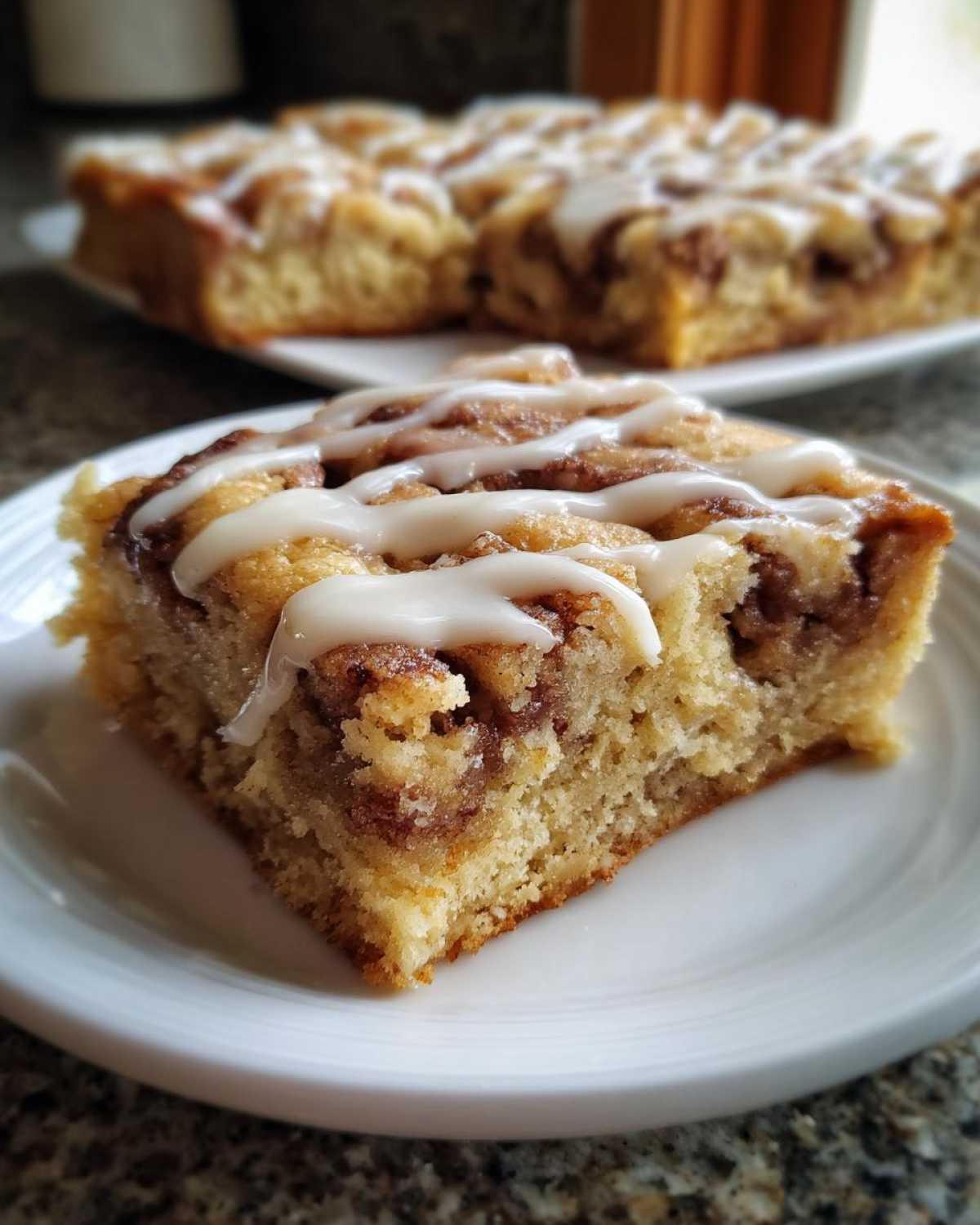 Cinnamon Roll Blondies - detail 3
