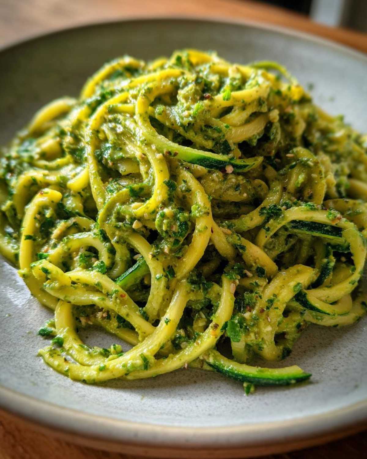 Creamy Avocado Pesto Zoodles - detail 4