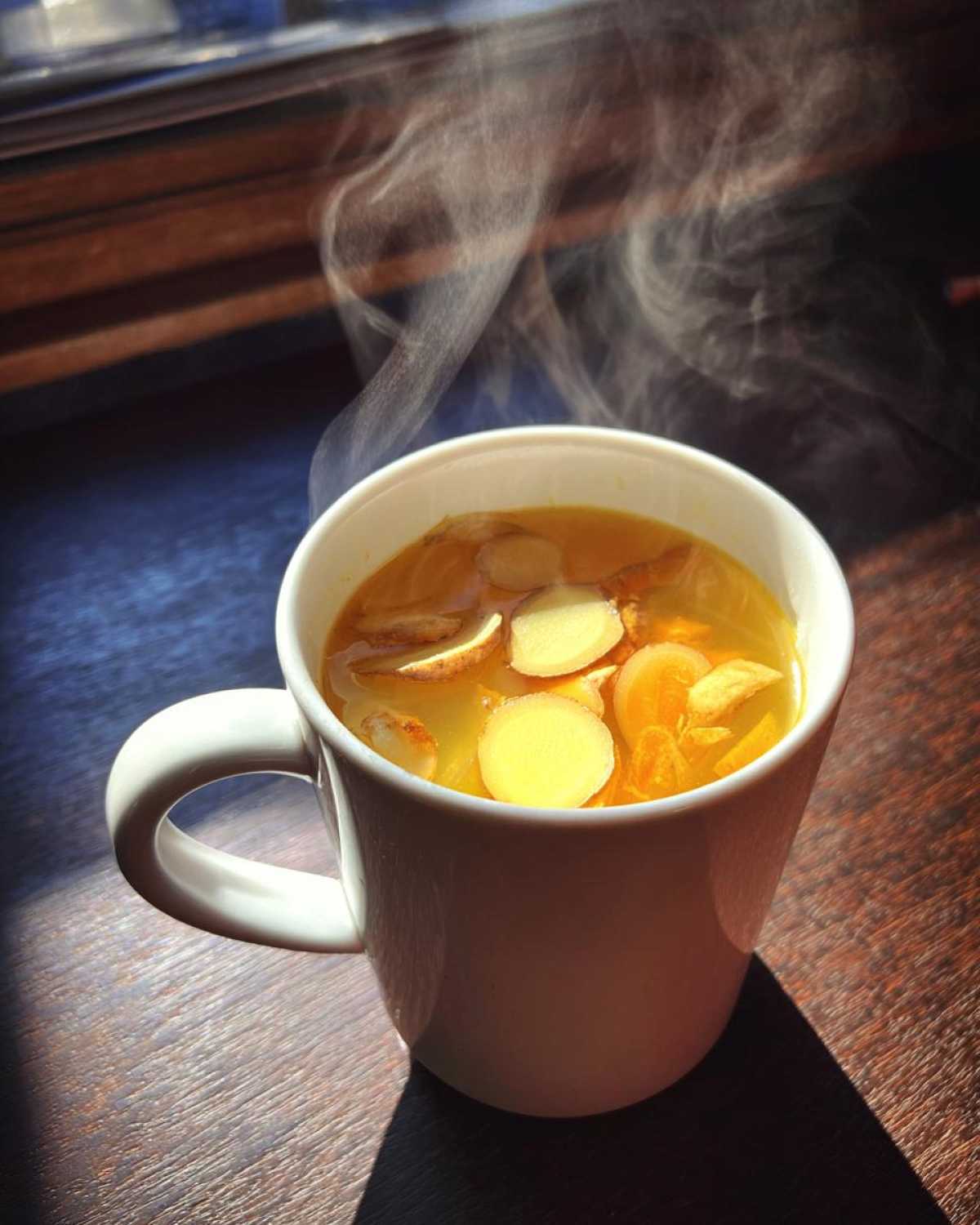 Golden Turmeric Ginger Tea - detail 2