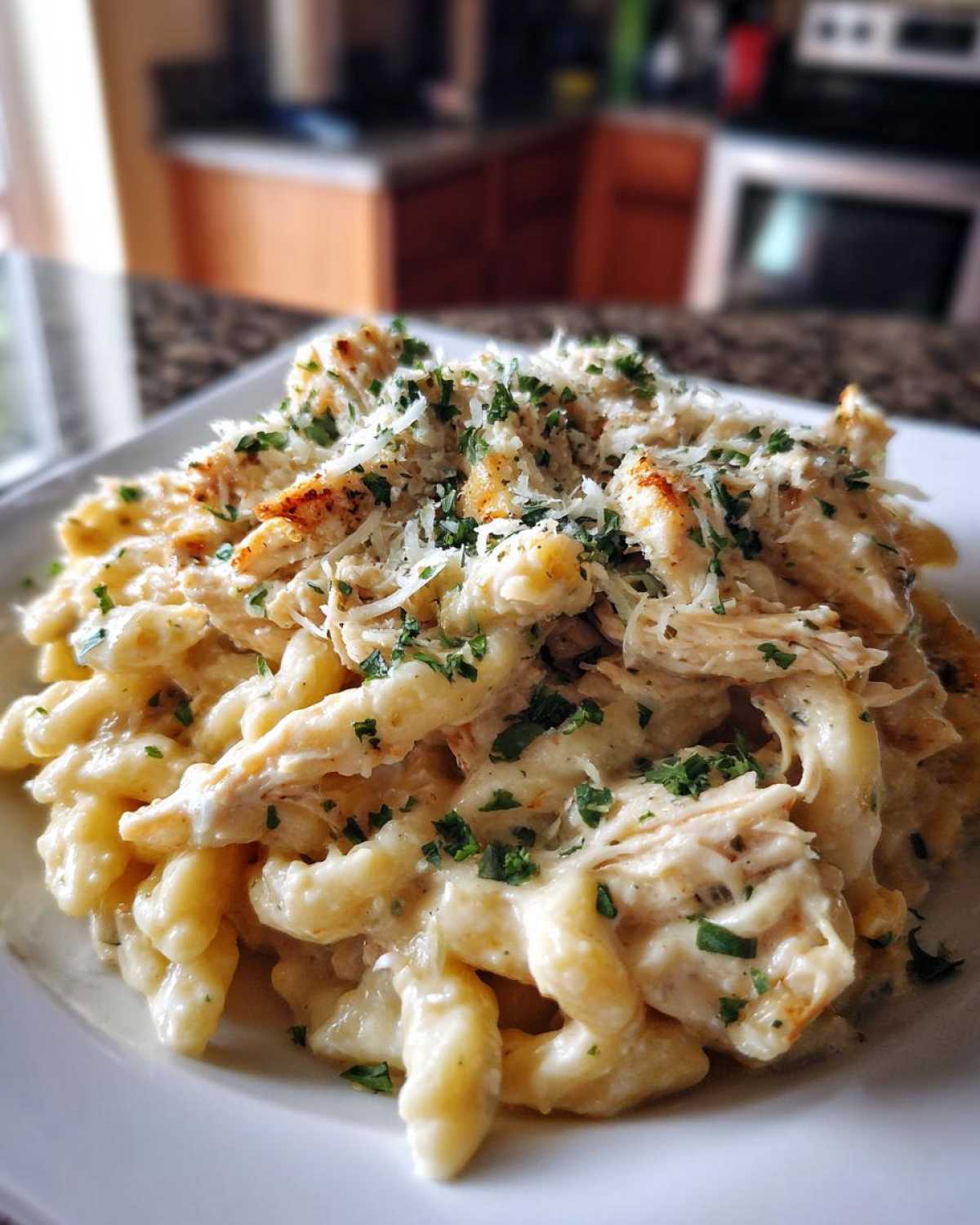Slow Cooker Garlic Parmesan Chicken Pasta - detail 3