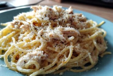 Slow Cooker Garlic Parmesan Chicken Pasta