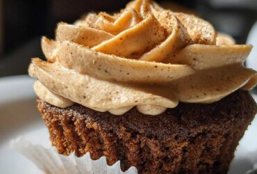 Gingerbread Spice Latte Cupcakes