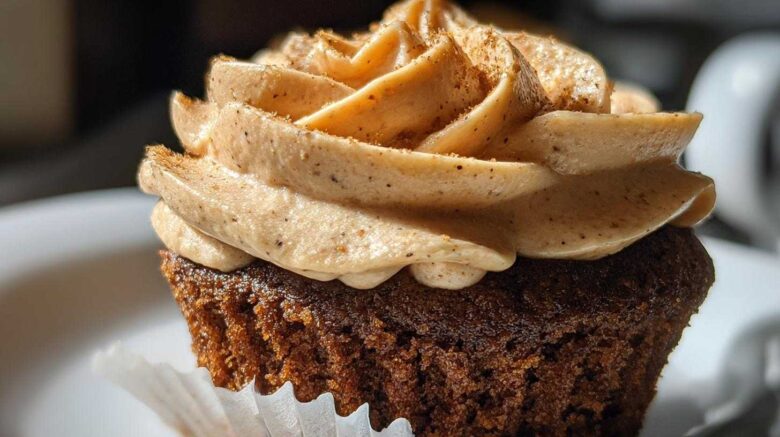 Gingerbread Spice Latte Cupcakes