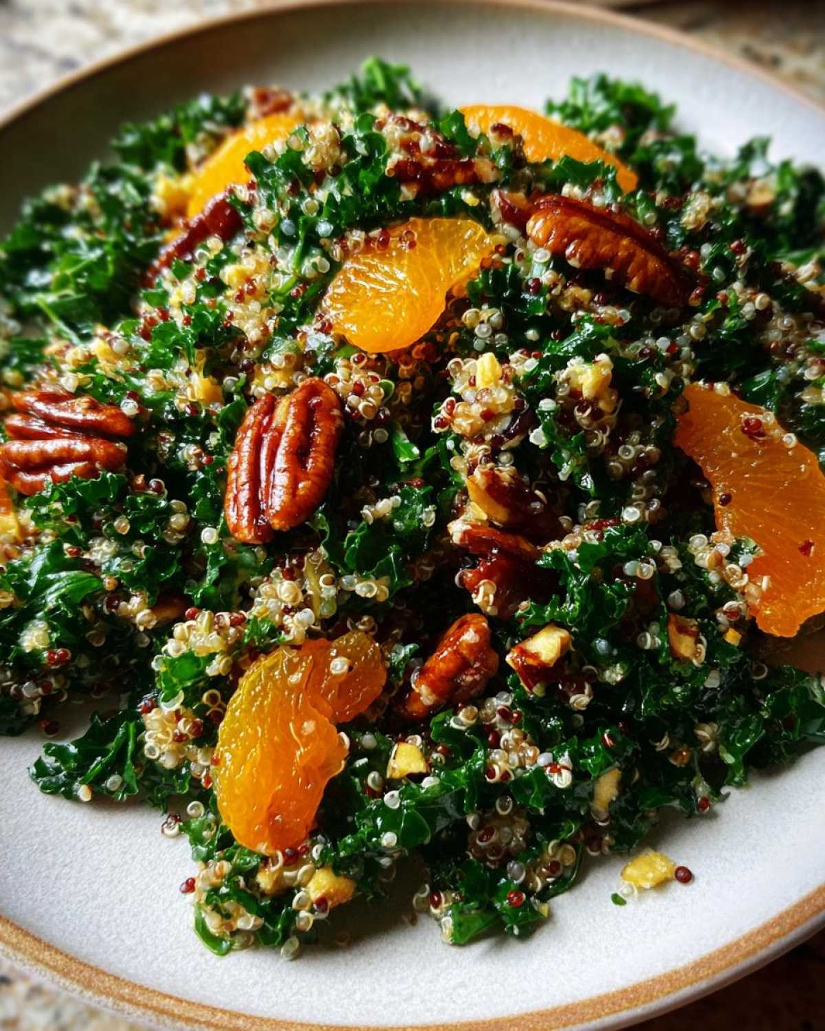 Kale & Quinoa Power Salad with Citrus Dressing - detail 2