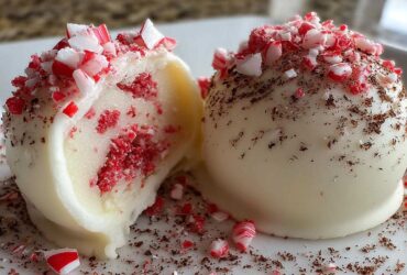 Peppermint Marshmallow Hot Cocoa Bombs