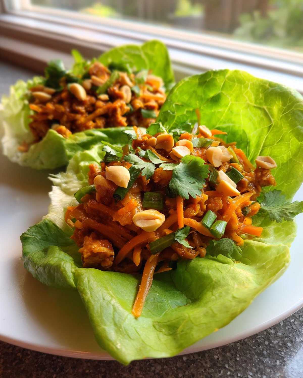 Tempeh Pad Thai Lettuce Wraps - detail 1