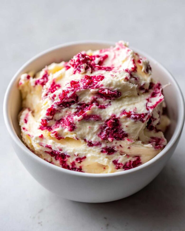 White Chocolate Raspberry Cheesecake Dip