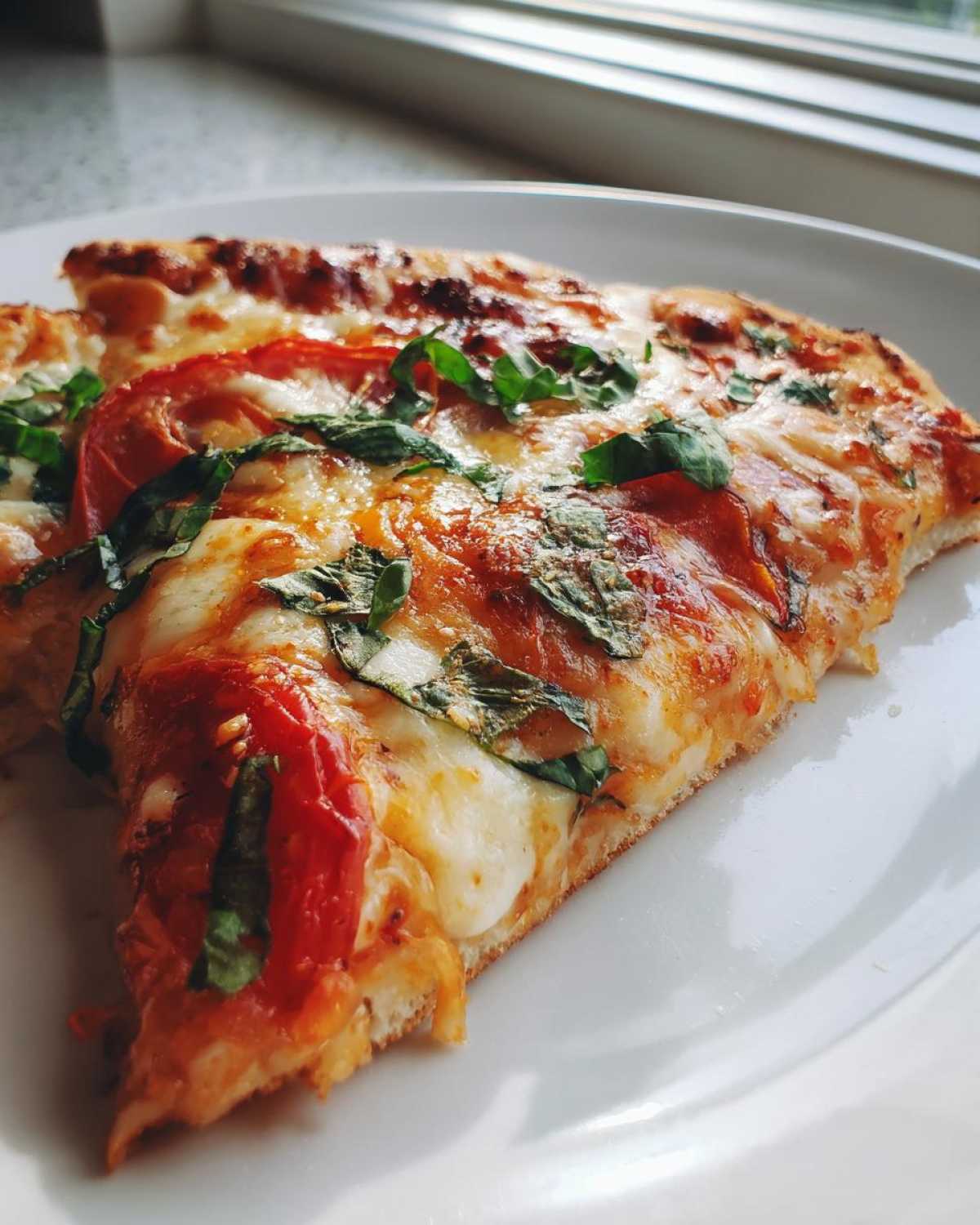 5-Minute Caprese Flatbread Pizza (Instant Snack) - detail 2