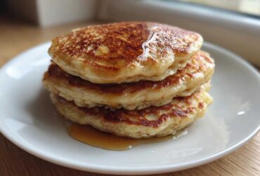 Blender Banana Oat Pancakes (No Flour Needed)