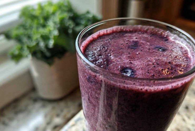 Blueberry Kale Power Smoothie (Antioxidant Blast)