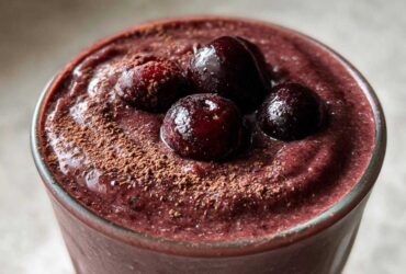 Chocolate Cherry Smoothie (Tastes Like Black Forest Cake)