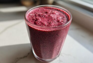 Collagen Berry Smoothie (Post-Workout Fuel)