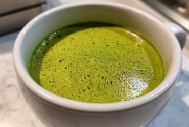 Detox Green Goddess Soup (Post-Holiday Cleanse)