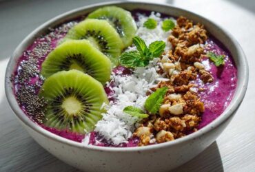 Energizing Protein Smoothie Bowl (Colorful & Filling)