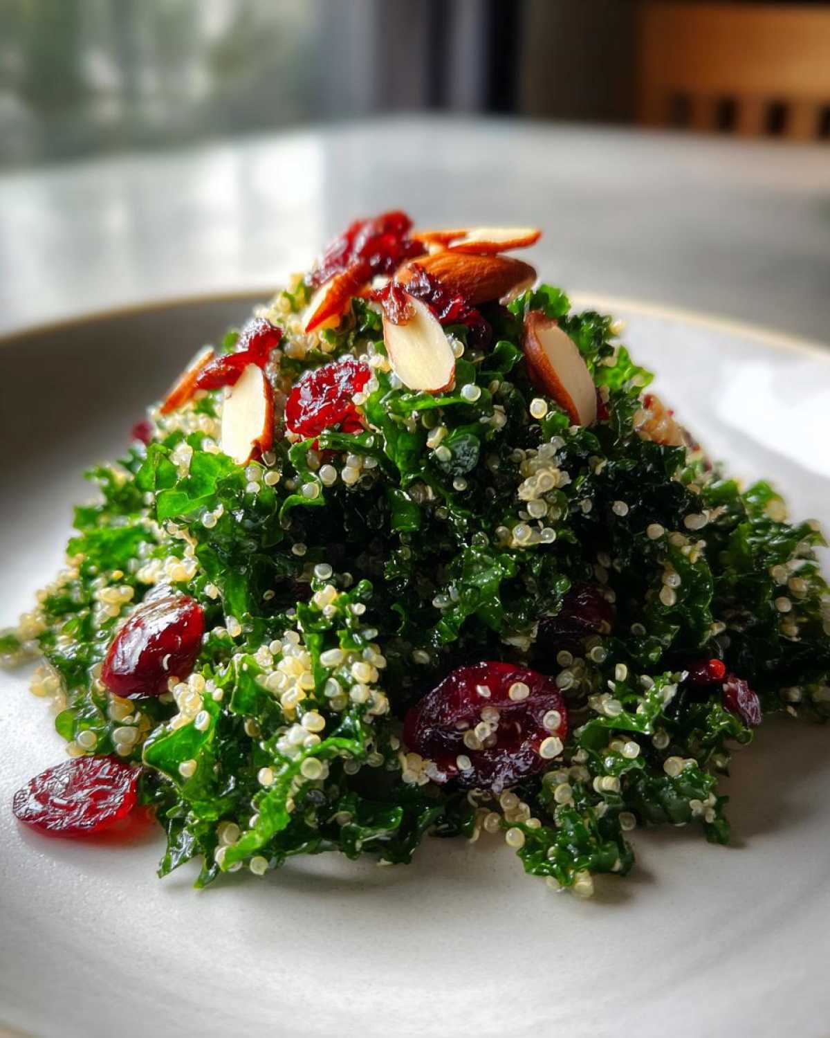 Kale & Quinoa Power Salad with Citrus Vinaigrette - detail 2