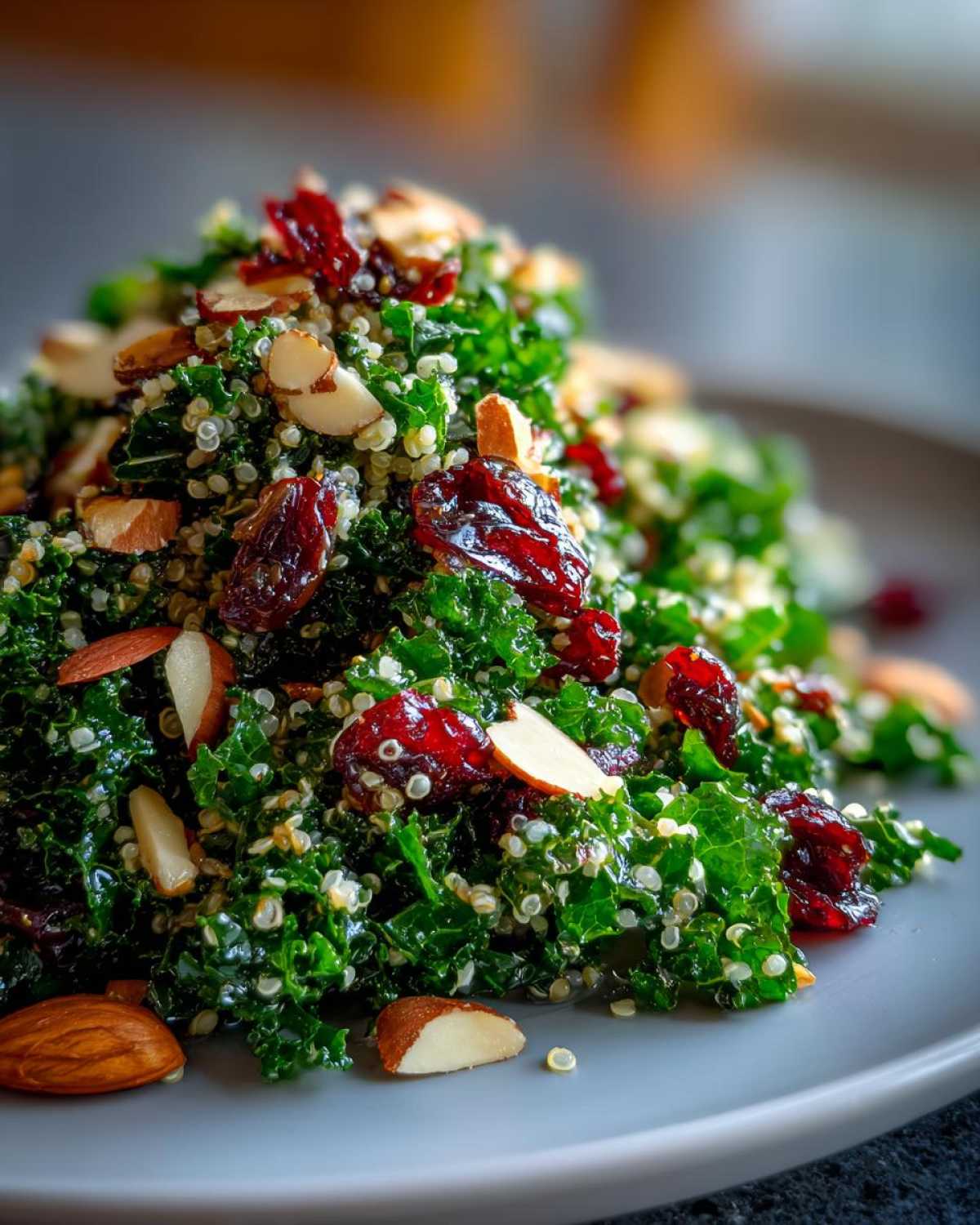 Kale & Quinoa Power Salad with Citrus Vinaigrette - detail 3