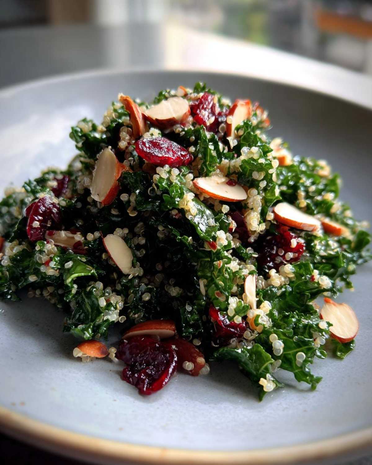 Kale & Quinoa Power Salad with Citrus Vinaigrette - detail 4