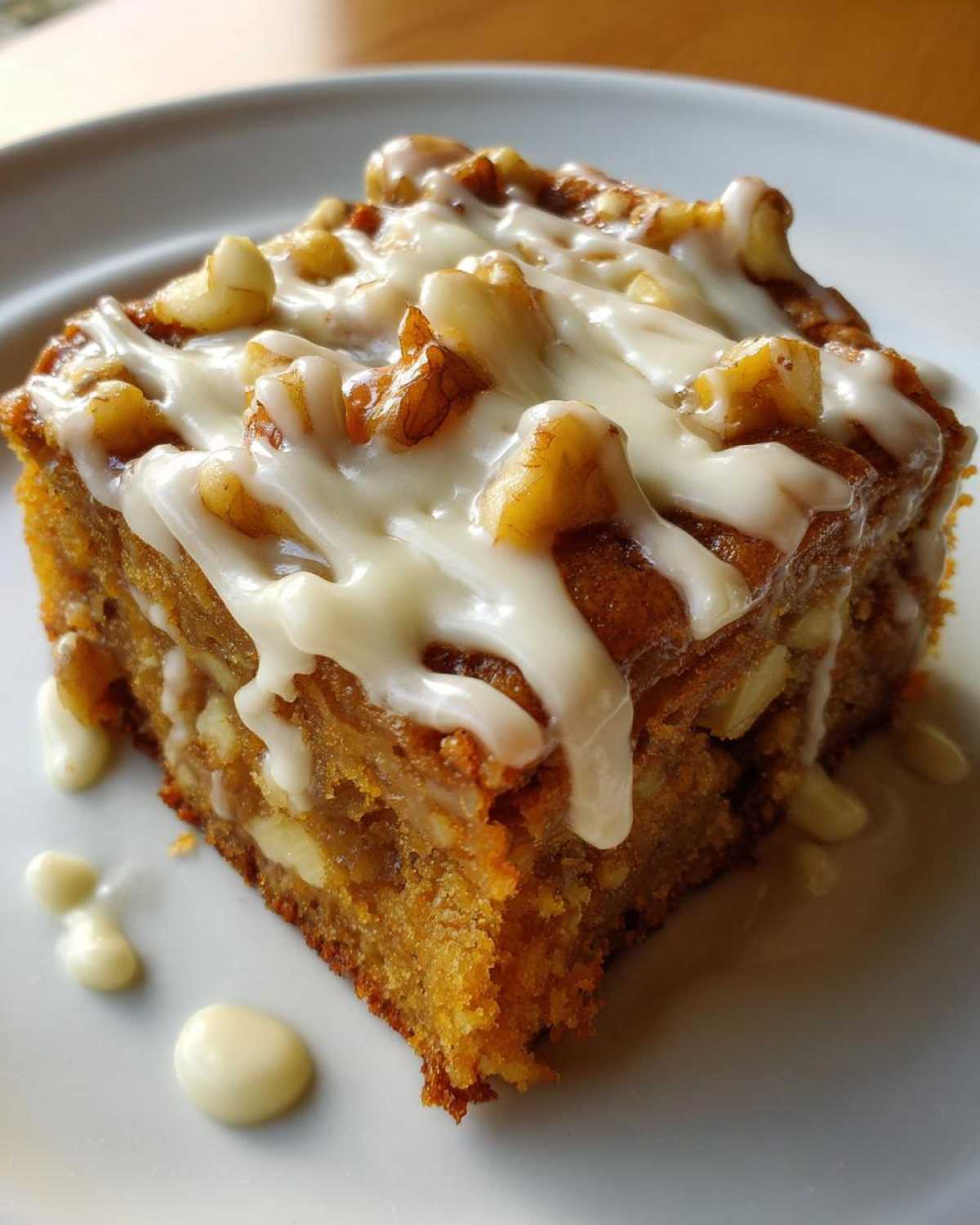 Maple Walnut Blondies with Icing - detail 1
