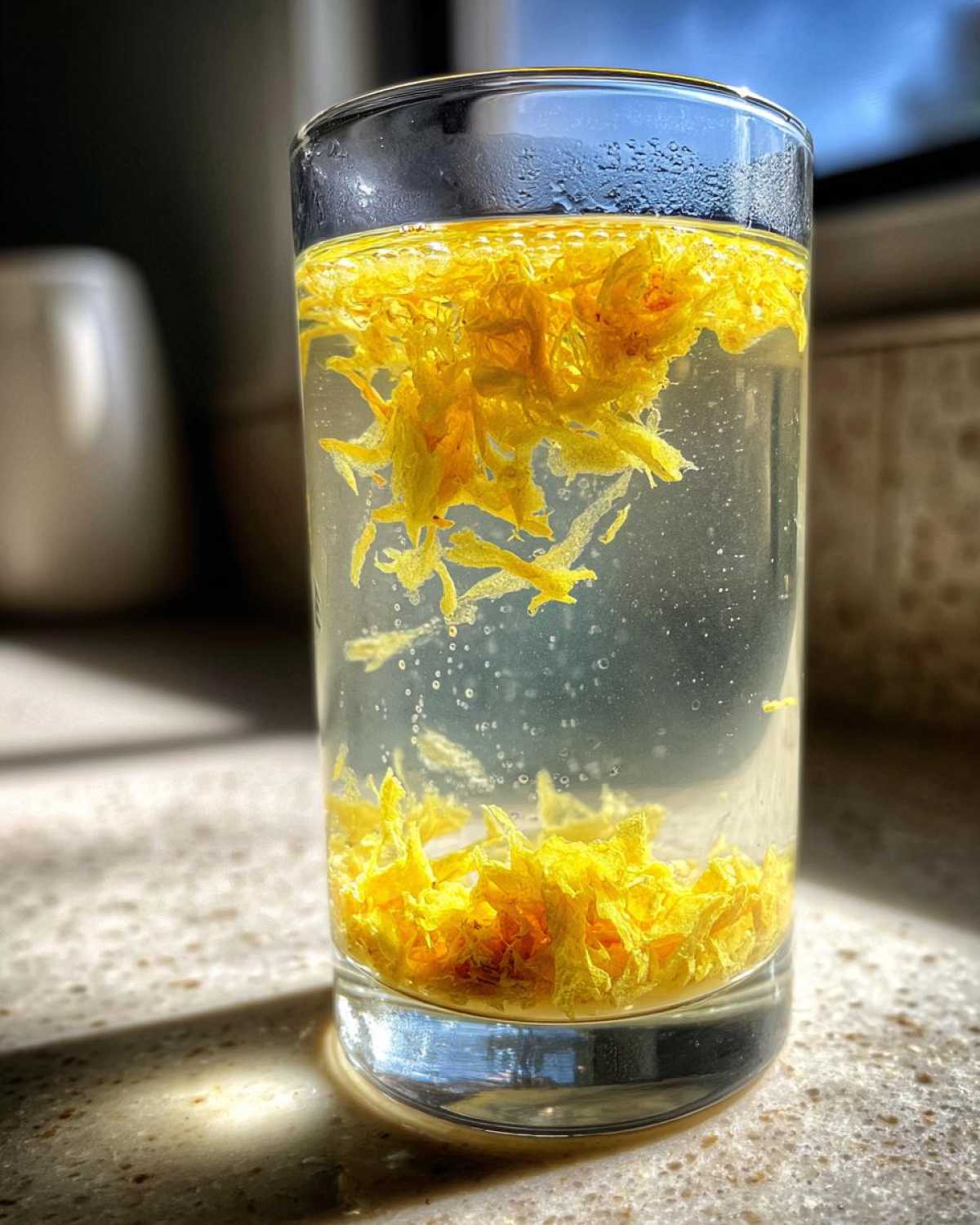 Metabolism-Boosting Lemon Ginger Detox Drink - detail 1
