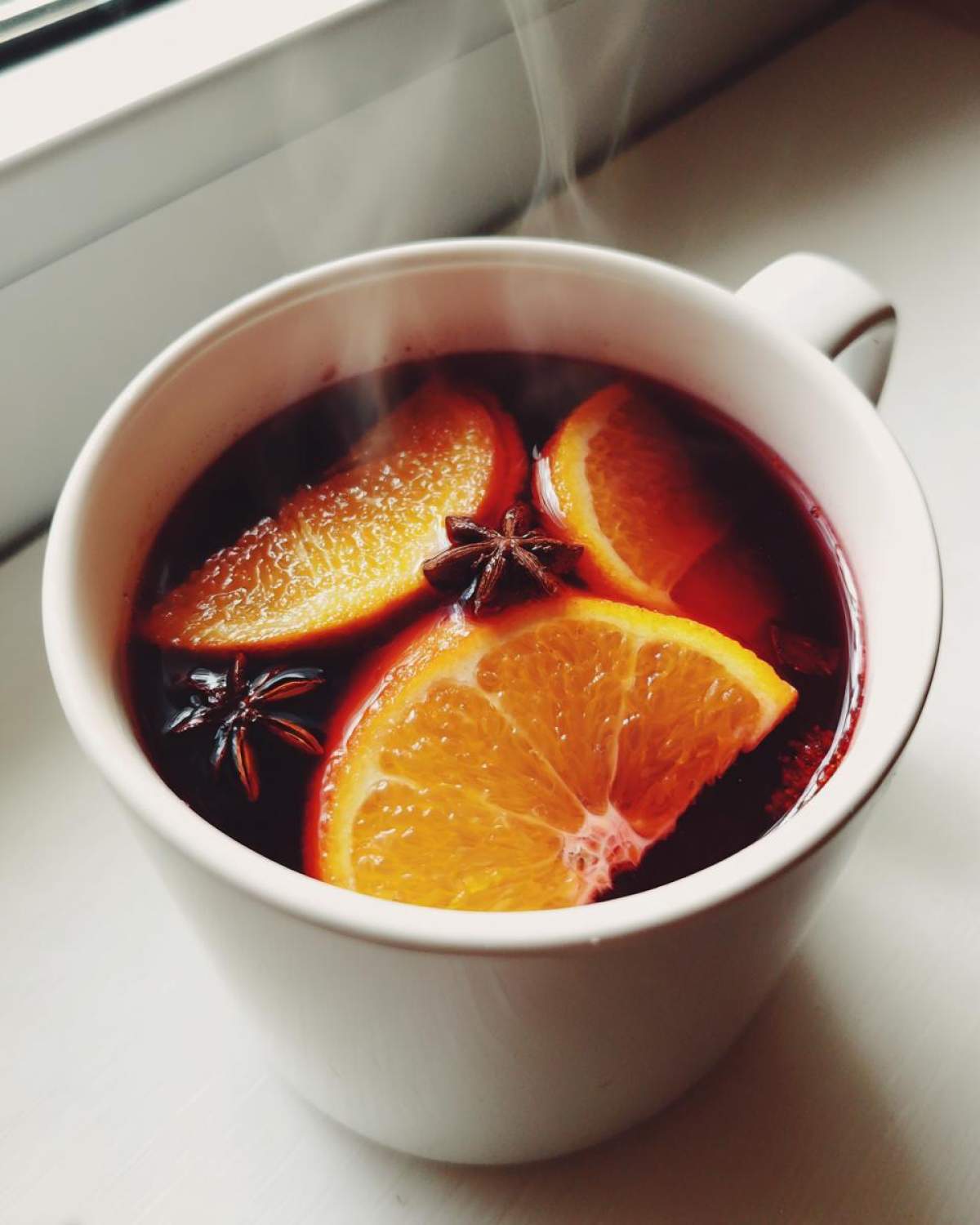 Mulled Wine with Orange & Spices (Winter Party Drink) - detail 1