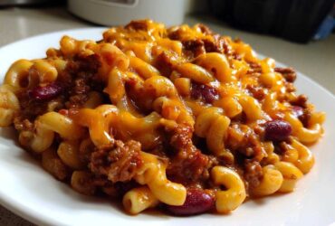 One Pan Chili Mac and Cheese