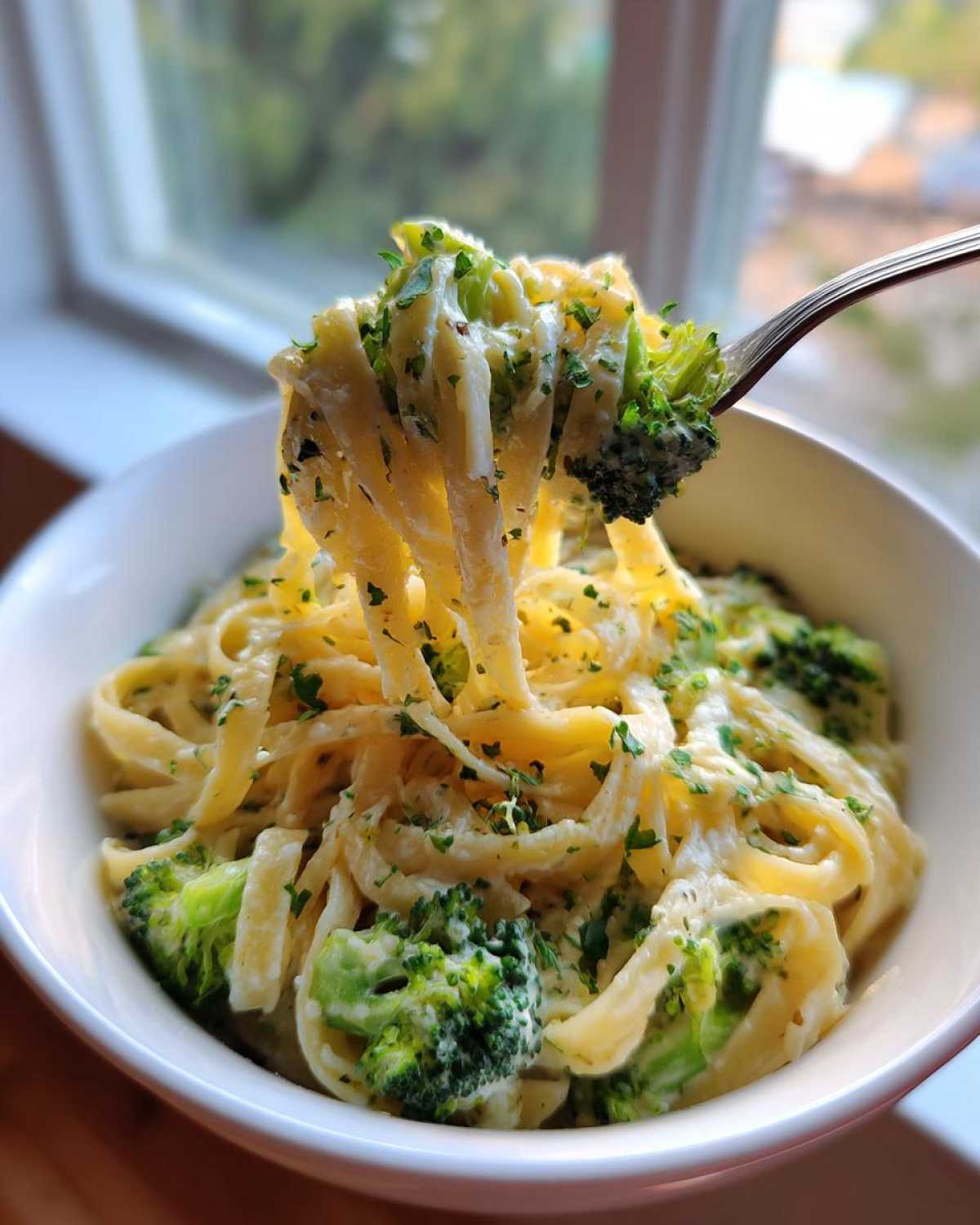 One Pot Alfredo with Broccoli - detail 1