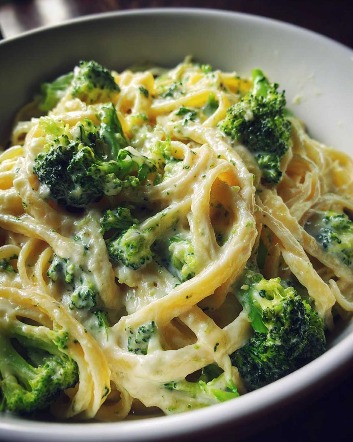 One Pot Alfredo with Broccoli - detail 2