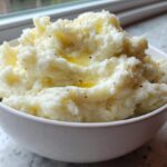 Roasted Garlic Cauliflower Mash with Butter