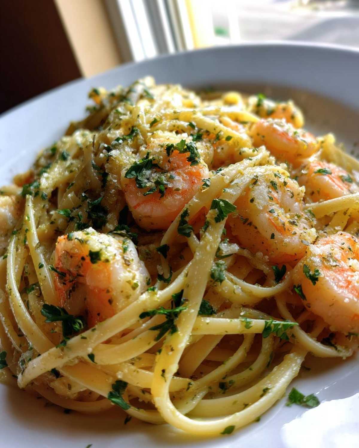 Shrimp Scampi Linguine with Garlic Butter - detail 4