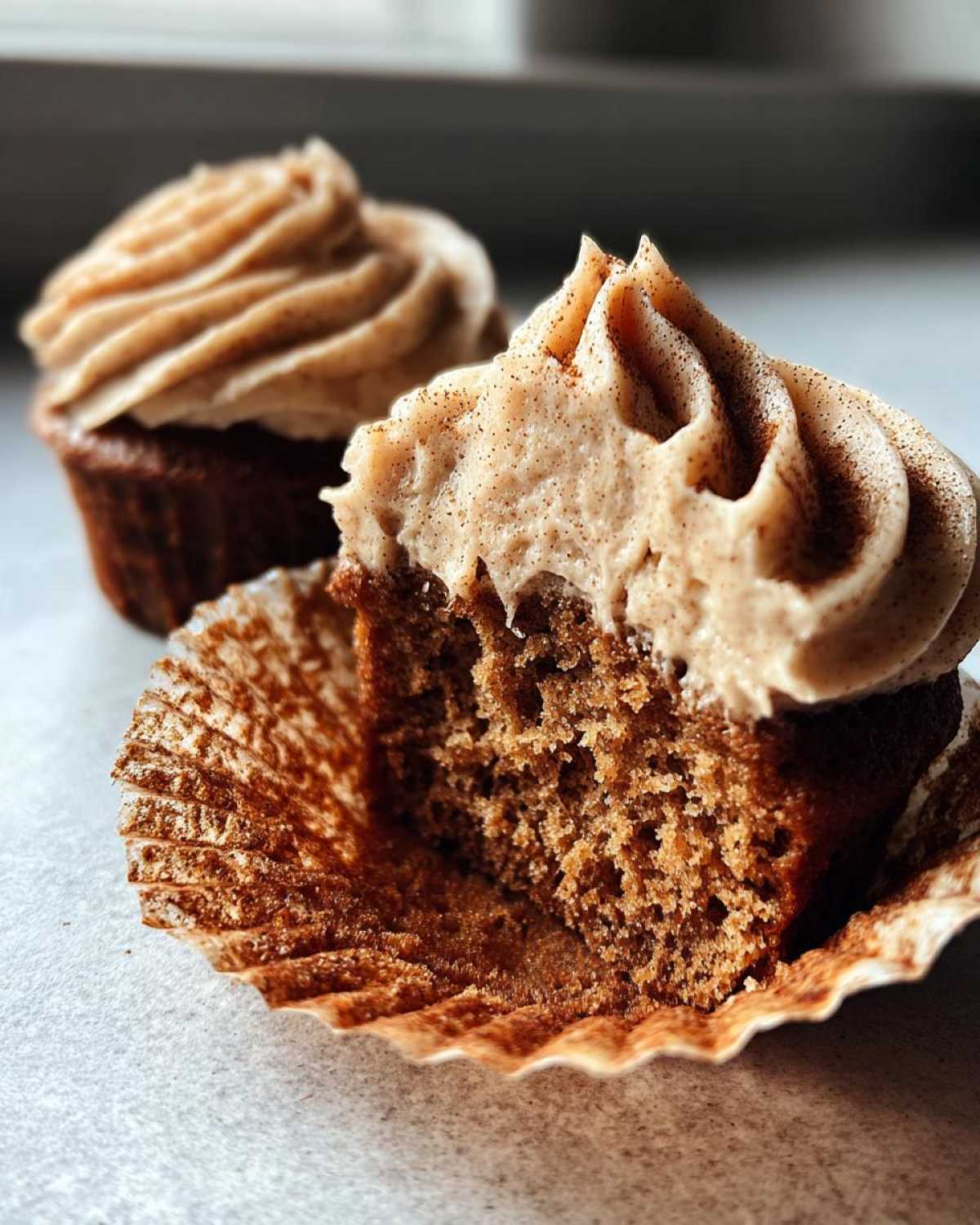 Spiced Chai Cupcakes with Frosting - detail 1