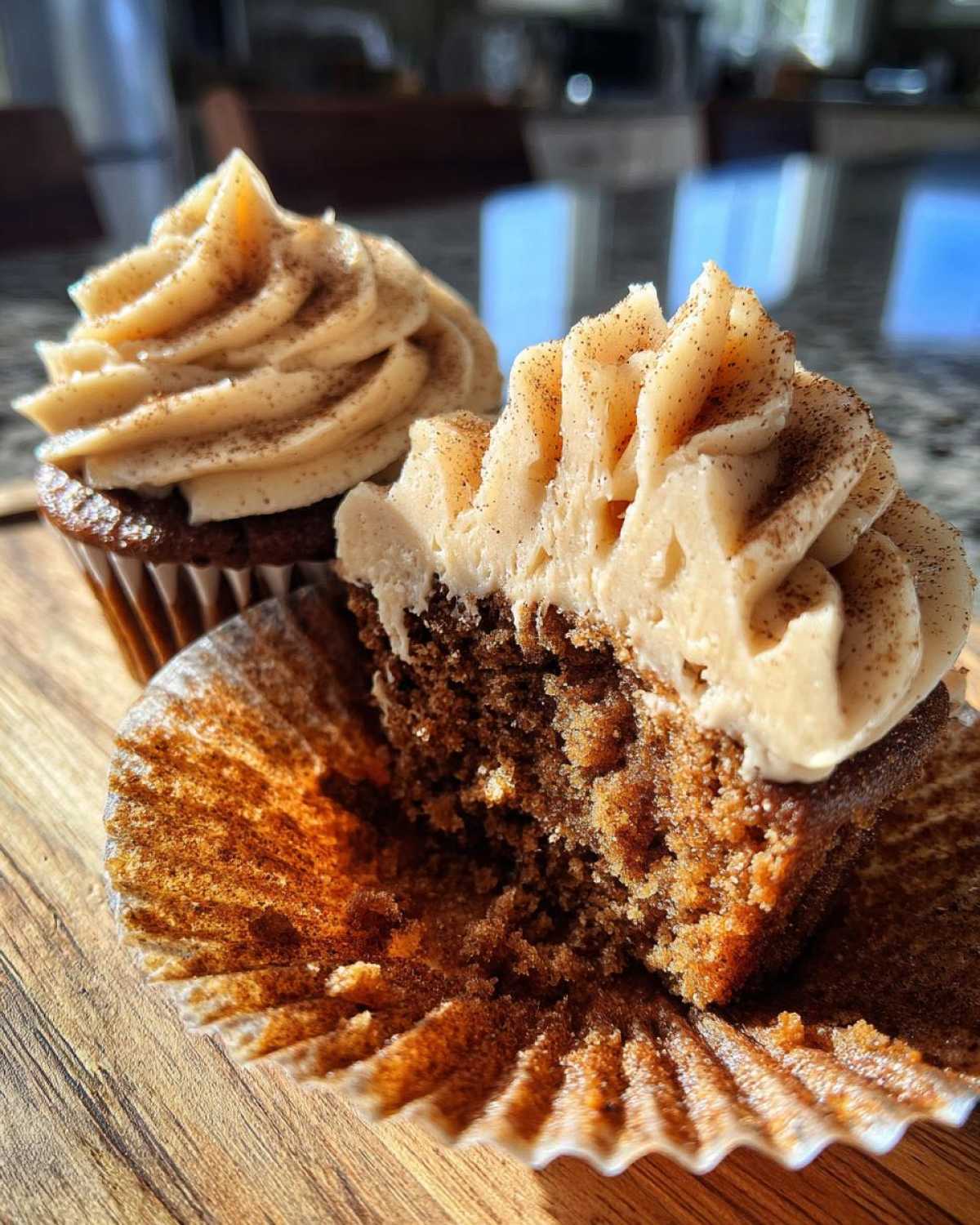 Spiced Chai Cupcakes with Frosting - detail 3