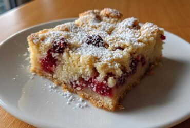 Spiced Cranberry Shortbread Bars