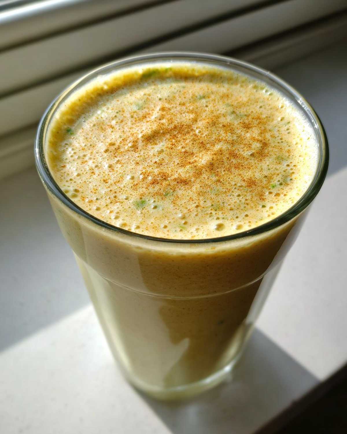 Spiced Pear Smoothie (Winter Detox Drink) - detail 3