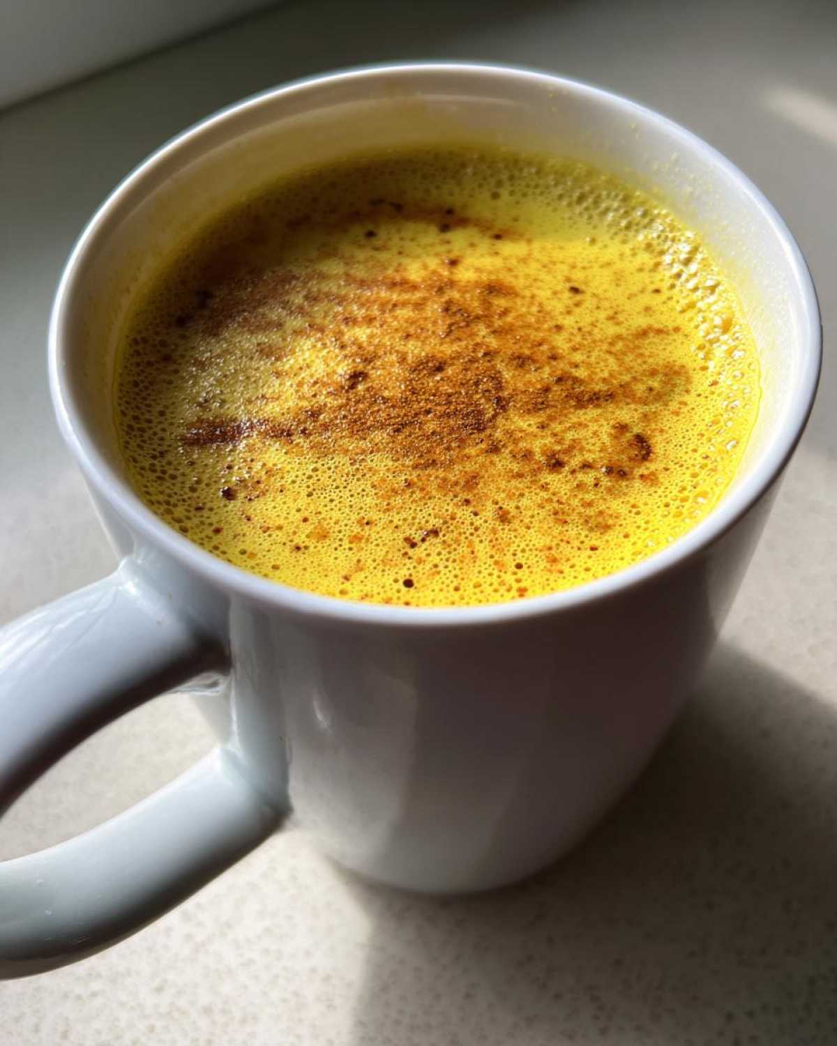 Turmeric Golden Milk Latte with Ginger - detail 1