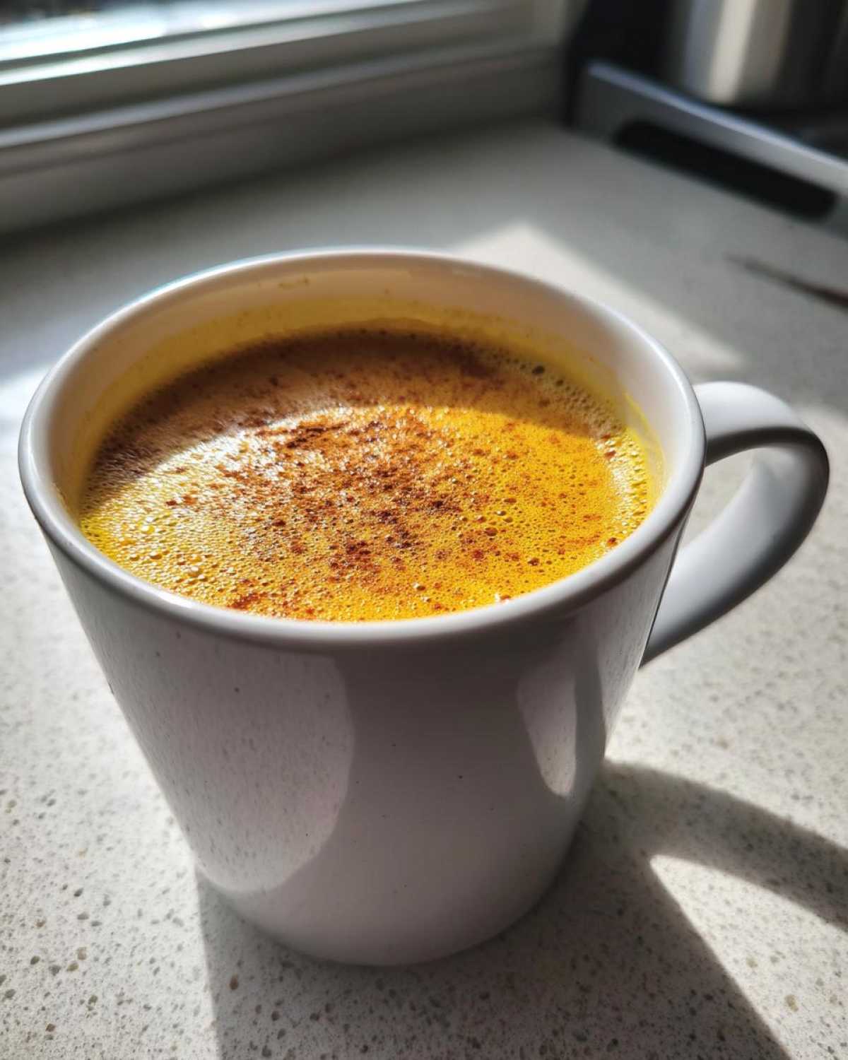 Turmeric Golden Milk Latte with Ginger - detail 3